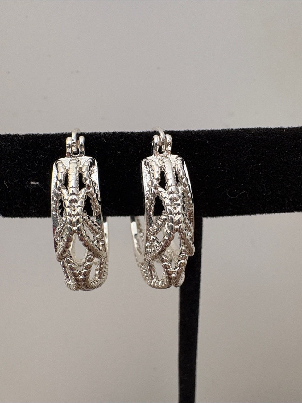 Pretty Bird White Gold Earrings
